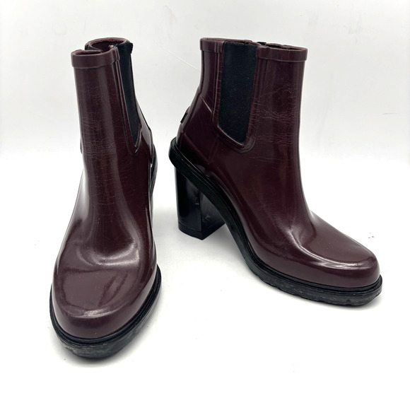 Deadstock Hunter Maroon on Black Block Heel Patent Rubber Ankle Boots Women's 7 - Picture 1 of 16